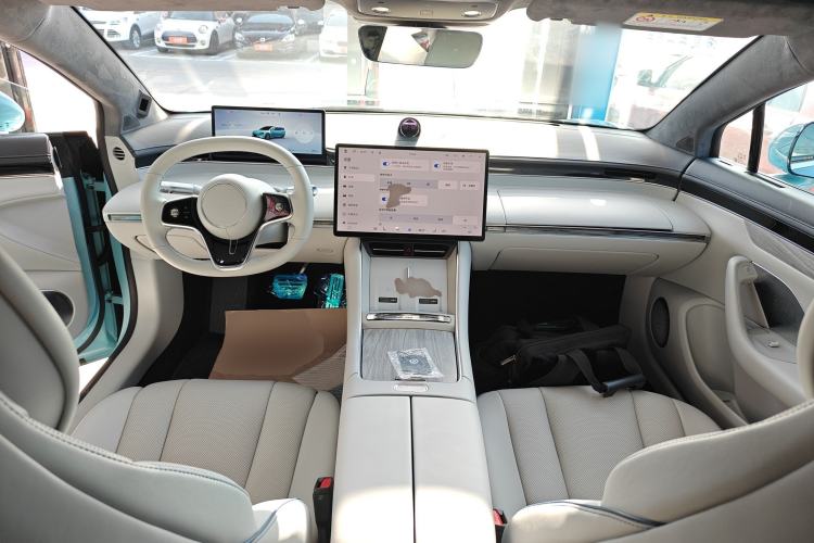 Used Hima Luxeed S7 2025 785 km Ultra Center Console
