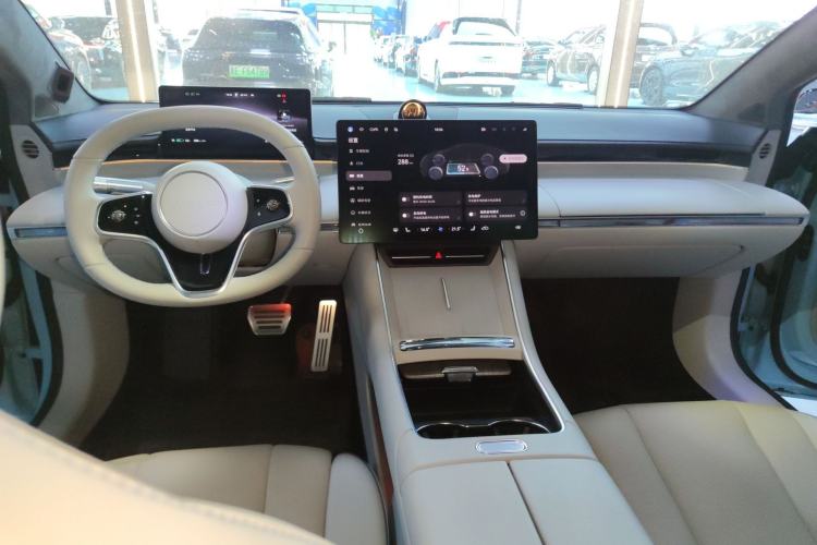 Used Hima Luxeed S7 2025 785 km Ultra Center Console