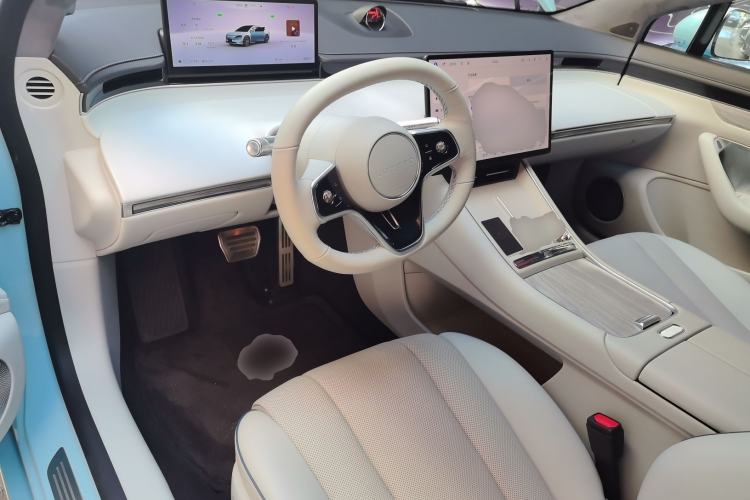 Used Hima Luxeed S7 2025 785 km Ultra Center Console
