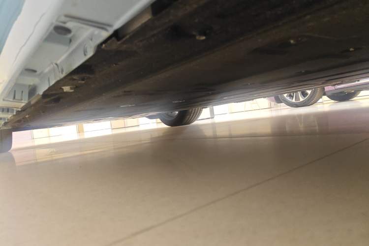 Used Hima Luxeed S7 2025 705 km Max Chassis Rear Left