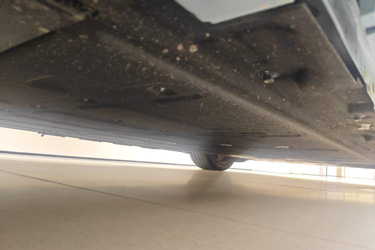 Used Hima Luxeed S7 2025 705 km Max Chassis Rear Right