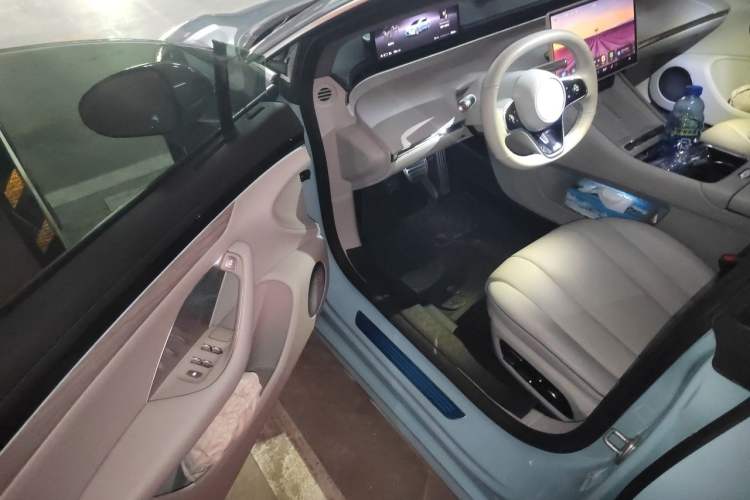 Used Hima Luxeed S7 2025 705 km Max Driver Seat
