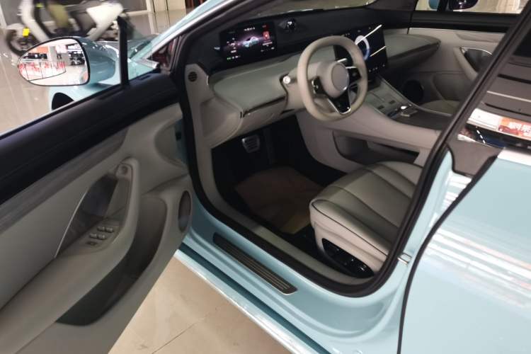 Used Hima Luxeed S7 2025 785 km Ultra Driver Seat
