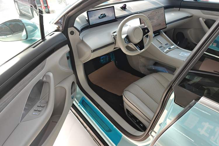 Used Hima Luxeed S7 2025 785 km Ultra Driver Seat