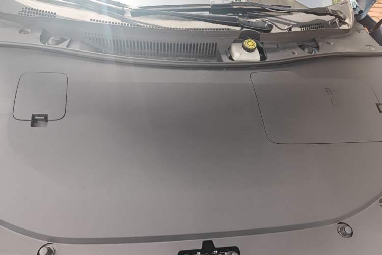 Used Hima Luxeed S7 2025 705 km Pro Engine Bay