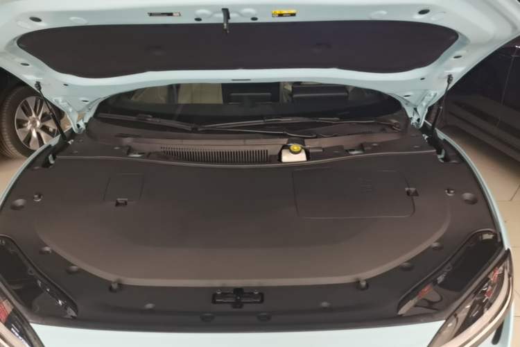 Used Hima Luxeed S7 2025 785 km Ultra Engine Bay