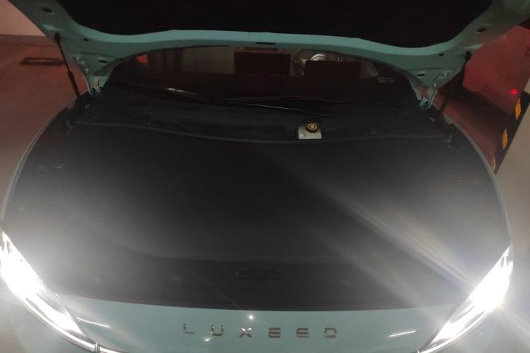 Used Hima Luxeed S7 2025 705 km Max Engine Bay