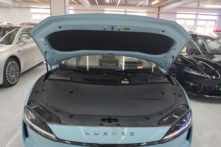 Used Hima Luxeed S7 2025 785 km Ultra Engine Bay