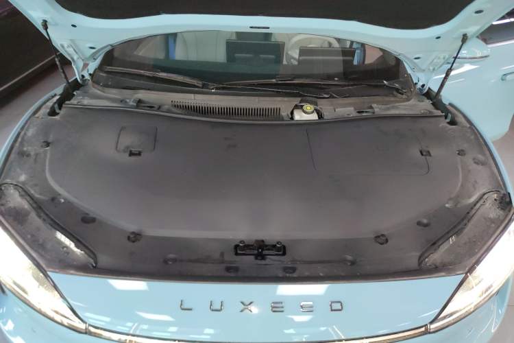Used Hima Luxeed S7 2025 785 km Ultra Engine Bay