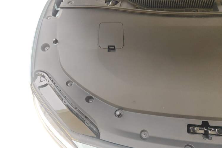 Used Hima Luxeed S7 2025 705 km Max Engine Bay Right