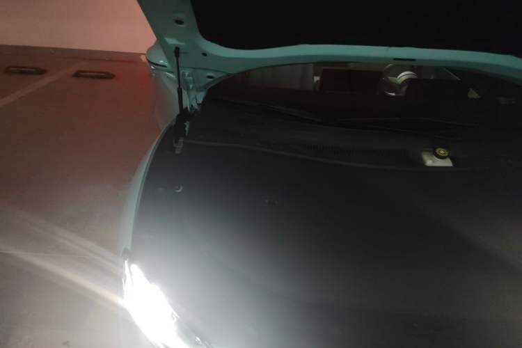 Used Hima Luxeed S7 2025 705 km Max Engine Bay Right