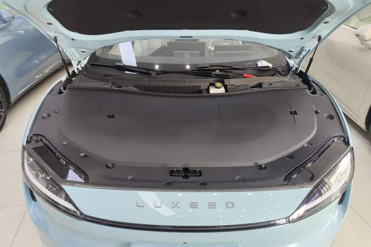 Used Hima Luxeed S7 2025 785 km Ultra Engine Bay
