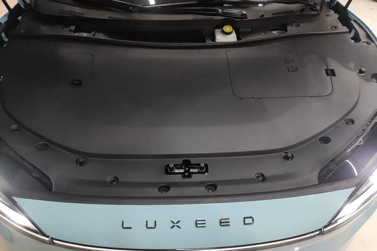 Used Hima Luxeed S7 2025 785 km Ultra Engine Bay