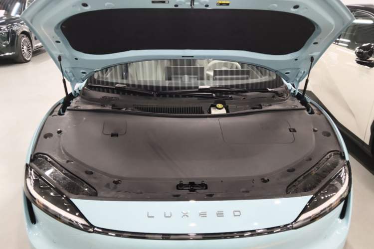 Used Hima Luxeed S7 2025 785 km Ultra Engine Bay