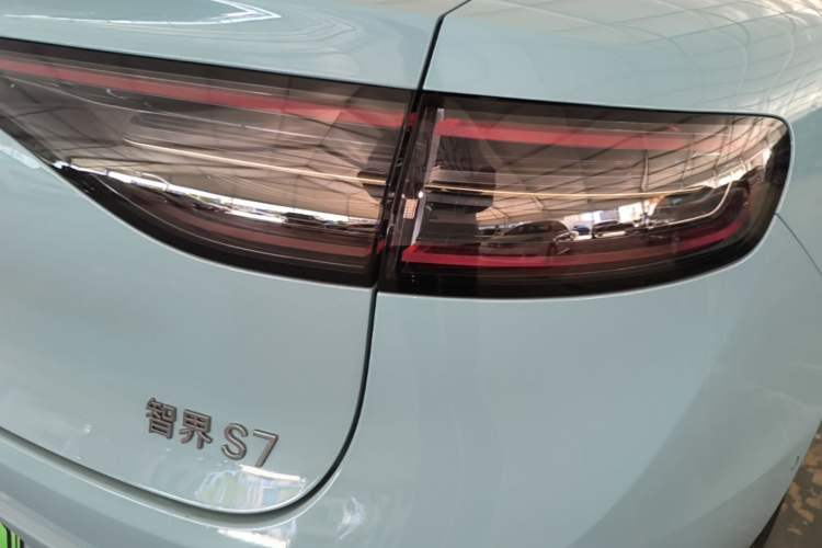 Used Hima Luxeed S7 2025 855 km Max Exterior 3