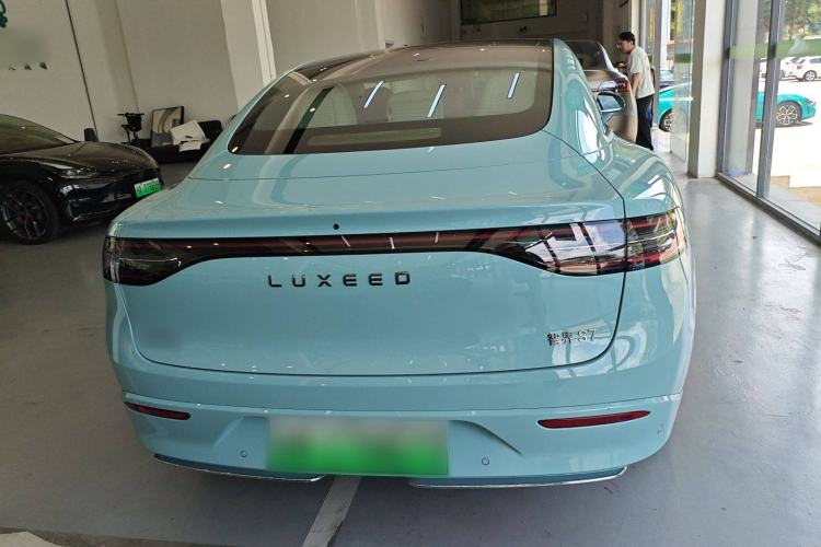 Used Hima Luxeed S7 2025 705 km Max Exterior 4