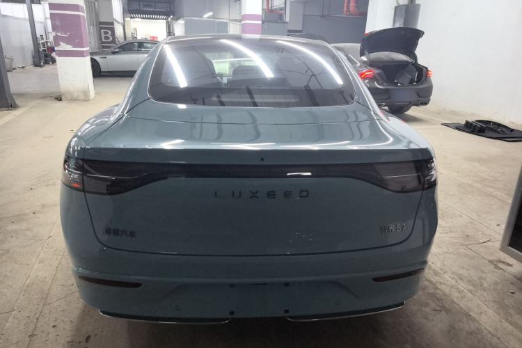 Used Hima Luxeed S7 2025 855 km Max Exterior 4