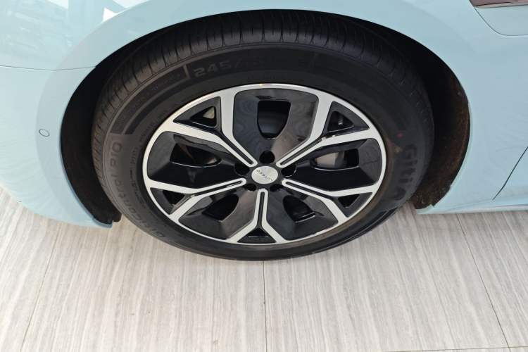 Used Hima Luxeed S7 2025 855 km Max Exterior 4
