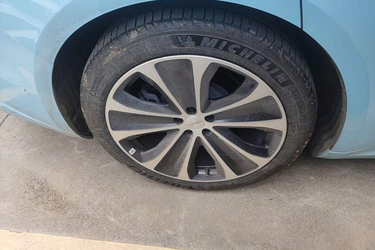 Used Hima Luxeed S7 2025 855 km Max Exterior 5