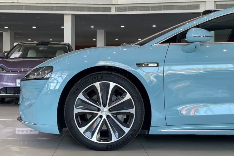Used Hima Luxeed S7 2025 855 km Max Exterior 5
