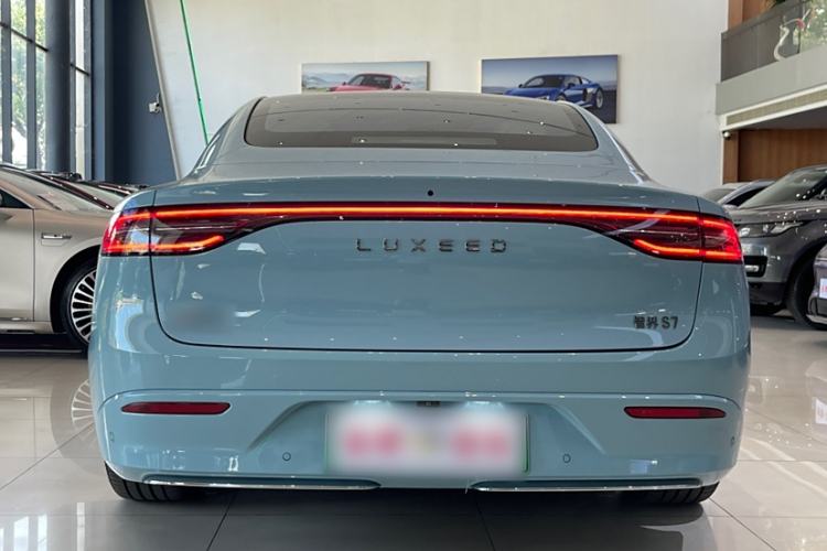 Used Hima Luxeed S7 2025 855 km Max Exterior 8