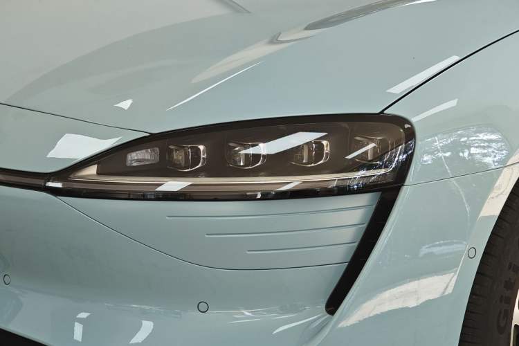 Used Hima Luxeed S7 2025 705 km Max Exterior 9