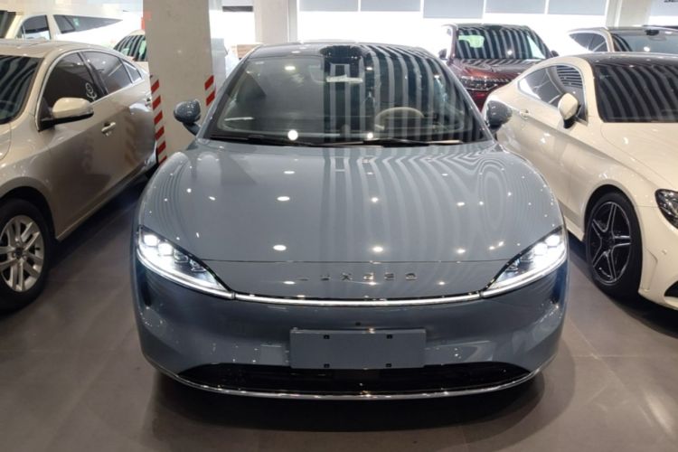 Used Hima Luxeed S7 2025 855 km Max Front