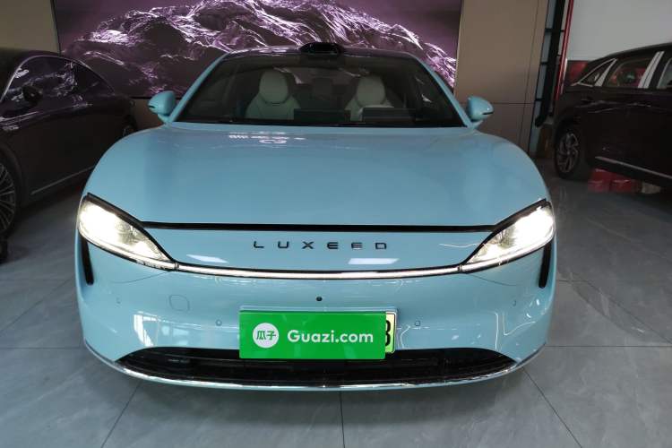 Used Hima Luxeed S7 2025 785 km Ultra Front
