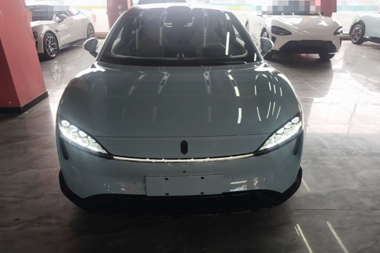 Used Hima Luxeed S7 2025 855 km Max Front