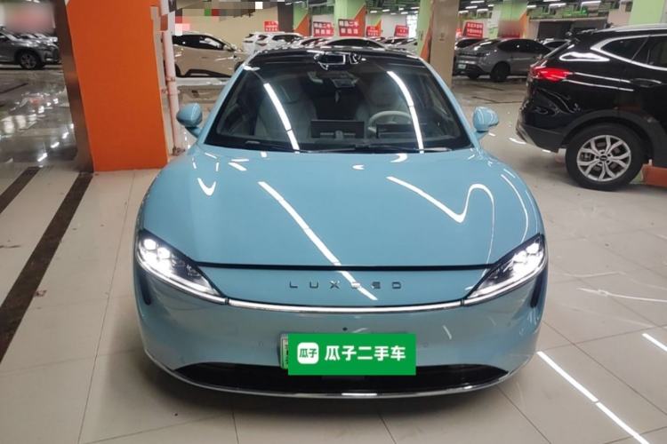 Used Hima Luxeed S7 2025 785 km Ultra Front