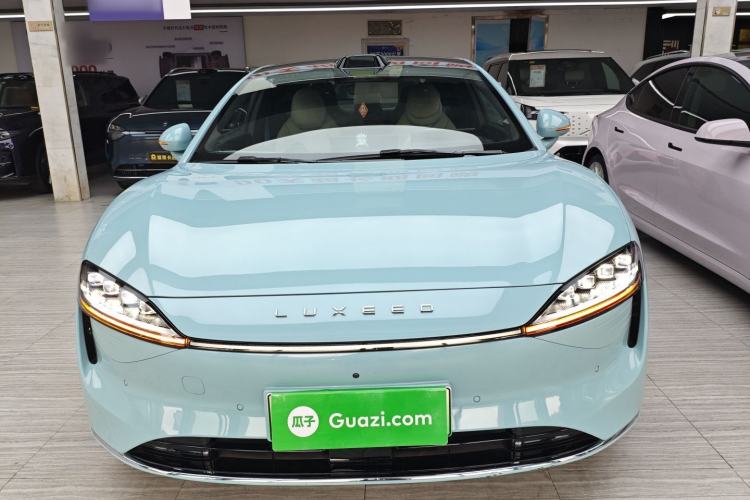 Used Hima Luxeed S7 2025 855 km Max Front