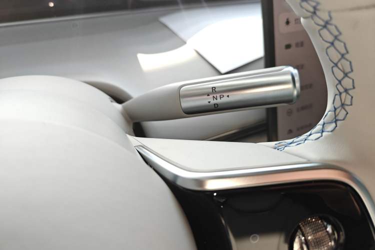 Used Hima Luxeed S7 2025 785 km Ultra Gear Lever