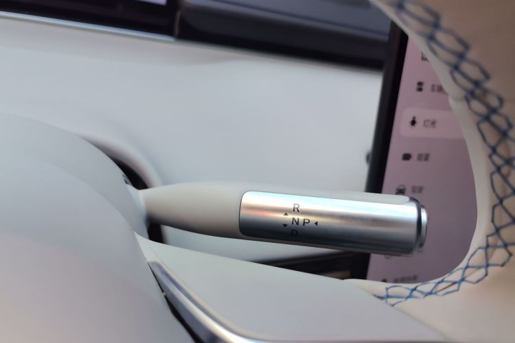 Used Hima Luxeed S7 2025 785 km Ultra Gear Lever
