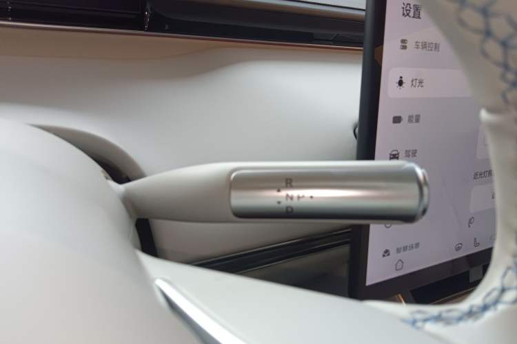 Used Hima Luxeed S7 2025 705 km Pro Gear Lever