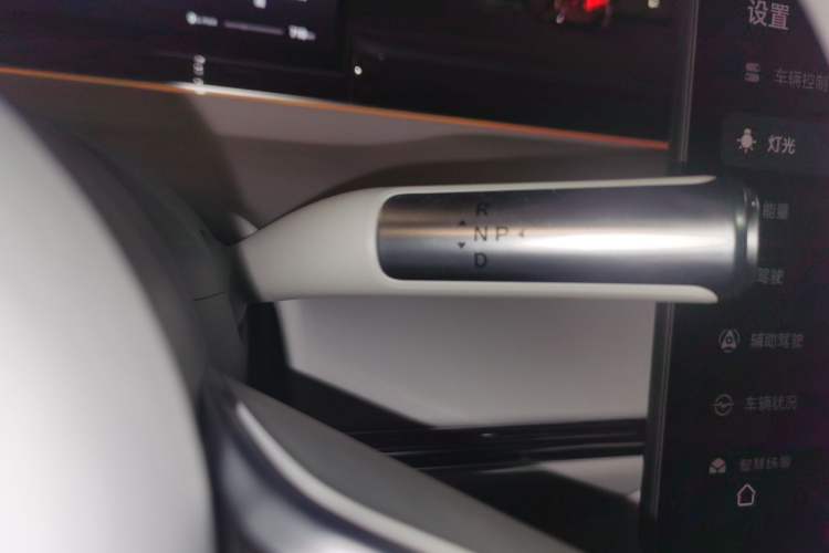 Used Hima Luxeed S7 2025 705 km Max Gear Lever