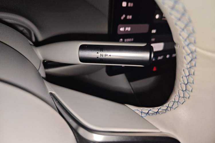 Used Hima Luxeed S7 2025 855 km Max Gear Lever