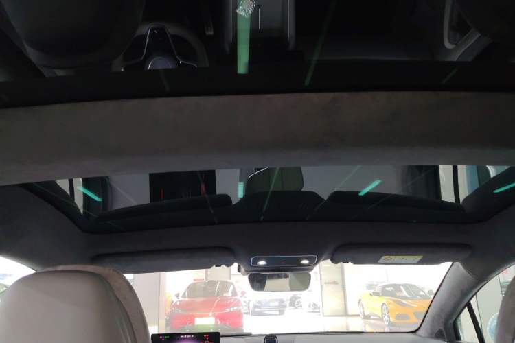 Used Hima Luxeed S7 2025 785 km Ultra Headliner