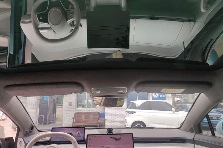Used Hima Luxeed S7 2025 855 km Max Headliner