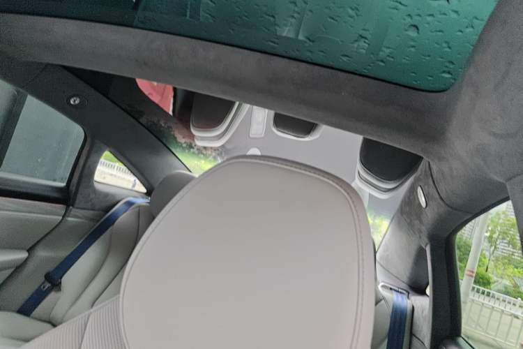 Used Hima Luxeed S7 2025 705 km Max Headliner