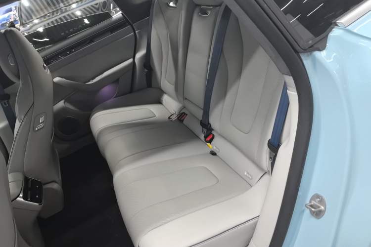Used Hima Luxeed S7 2025 705 km Max Interior 1