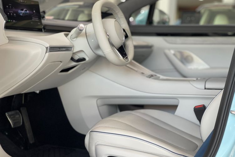Used Hima Luxeed S7 2025 855 km Max Interior 1