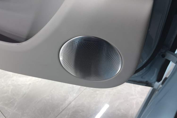 Used Hima Luxeed S7 2025 705 km Max Interior 10
