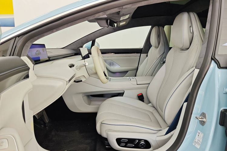 Used Hima Luxeed S7 2025 705 km Max Interior 2