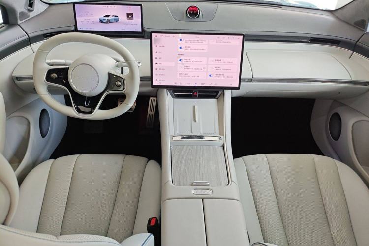 Used Hima Luxeed S7 2025 705 km Max Interior 2