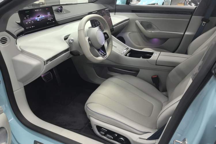 Used Hima Luxeed S7 2025 705 km Max Interior 2