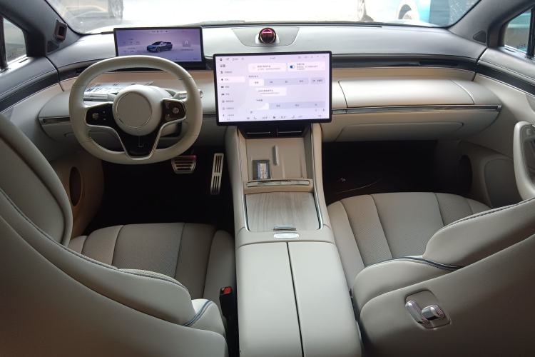 Used Hima Luxeed S7 2025 705 km Pro Interior 2
