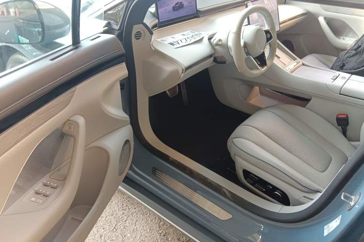 Used Hima Luxeed S7 2025 705 km Pro Interior 3