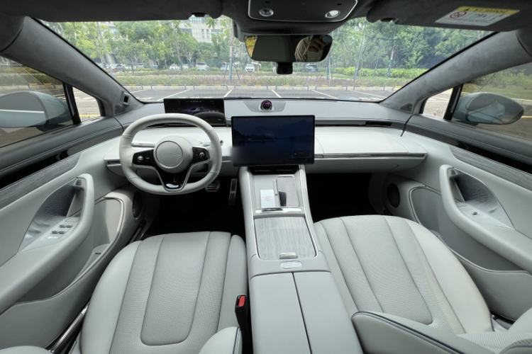 Used Hima Luxeed S7 2025 855 km Max Interior 4