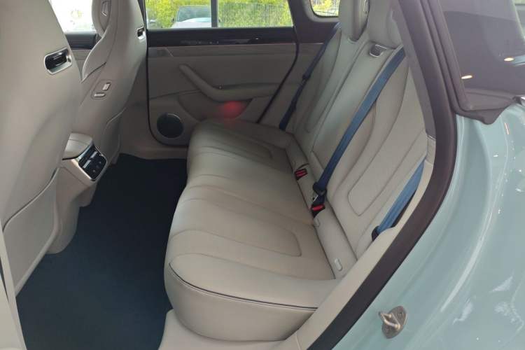 Used Hima Luxeed S7 2025 705 km Max Interior 4