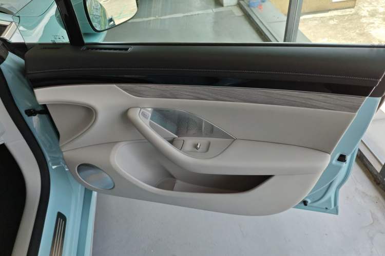 Used Hima Luxeed S7 2025 705 km Max Interior 5